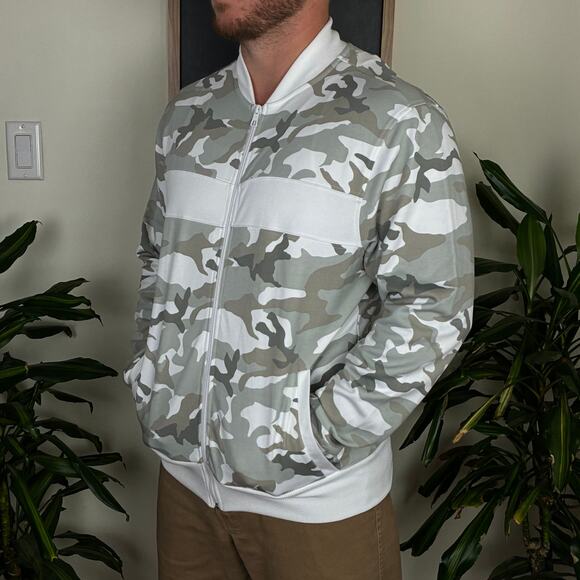 Beautiful Giant White Camo Full Zip Jacket - Picture 1 of 5